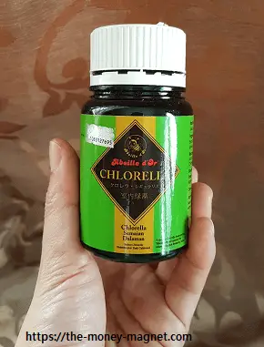 A bottle of chlorella from Abeille D'OR Bio Chlorella to improve conception and save IVF cost.