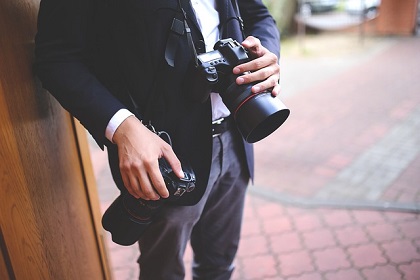 Self-employed photographers are eligible for i-Saraan.